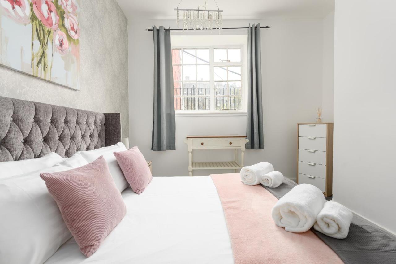 2 Bedroom Royal Mile Apartment Edimburgo Esterno foto