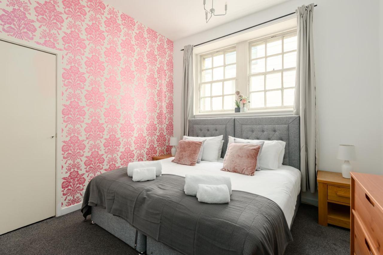 2 Bedroom Royal Mile Apartment Edimburgo Esterno foto