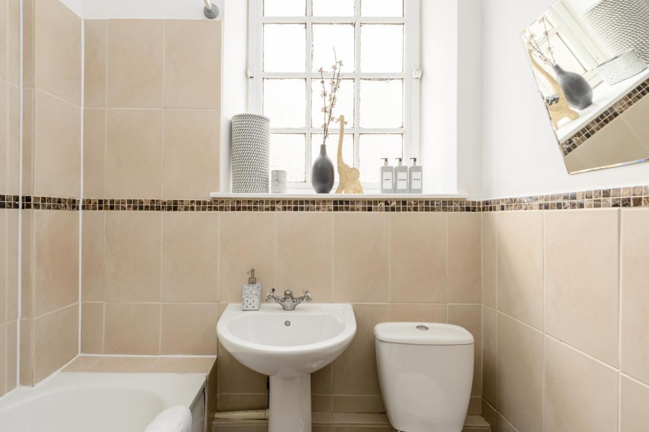 2 Bedroom Royal Mile Apartment Edimburgo Esterno foto